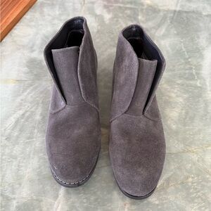 Blondo Gray Suede Waterproof Booties size 6.5